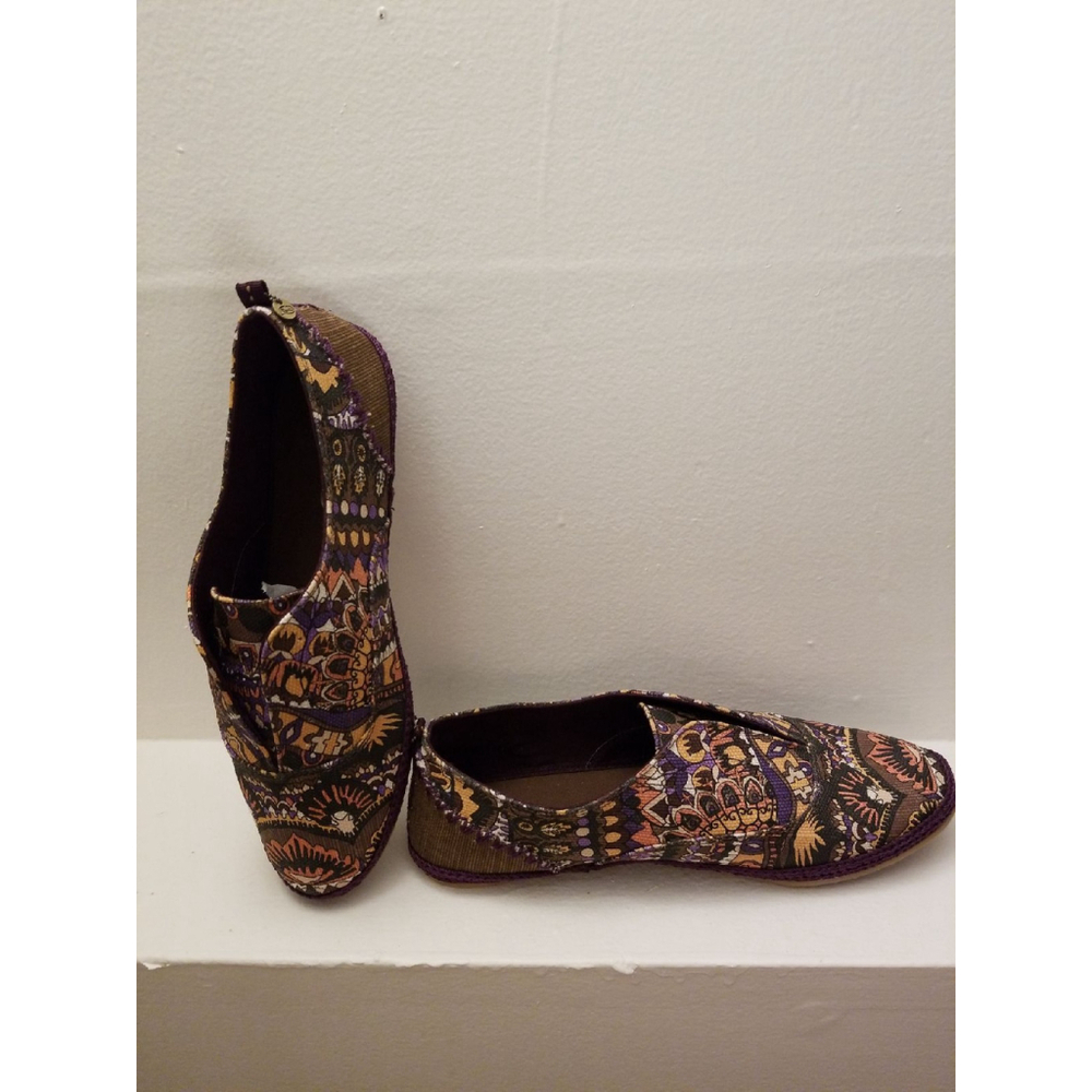 Sakroots slip on flat shoes